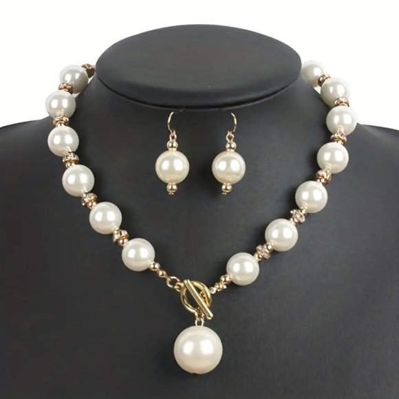 CC and Me Boutique Jewelry - Pearl Choker & Earrings Jewelry Set Gold Bridal Wedding Old Money